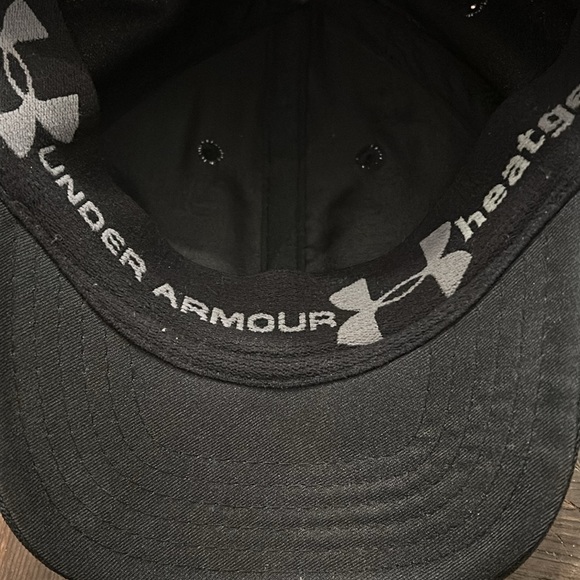 EUC Under Armour Heat Gear Stretch Fit Youth Baseball Cap - Picture 6 of 7